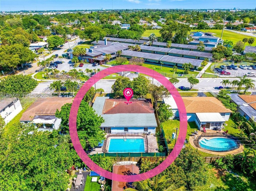 720 NE 171st St, North Miami Beach, FL 33162