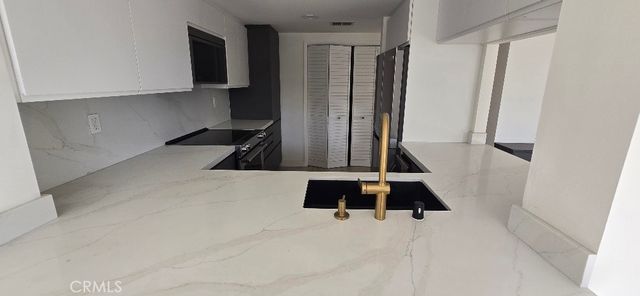 850 E Ocean Boulevard 301, Long Beach, CA 90802