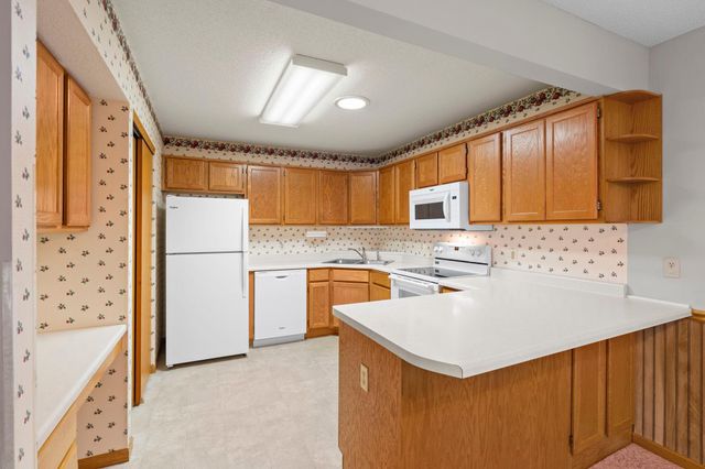 6939 Inverness Court 43, Inver Grove Heights, MN 55077