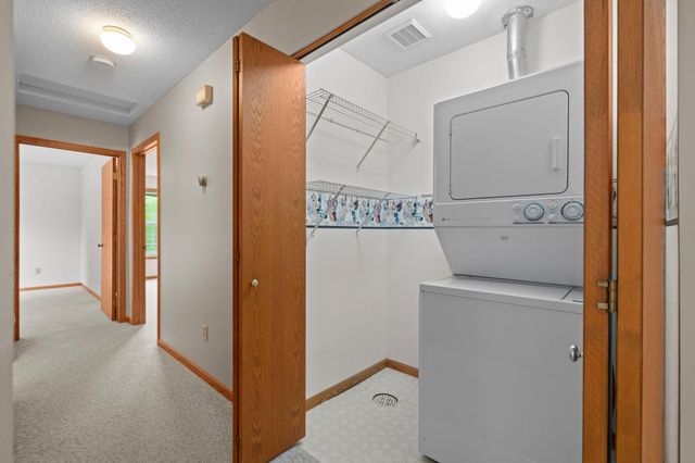 6939 Inverness Court 43, Inver Grove Heights, MN 55077