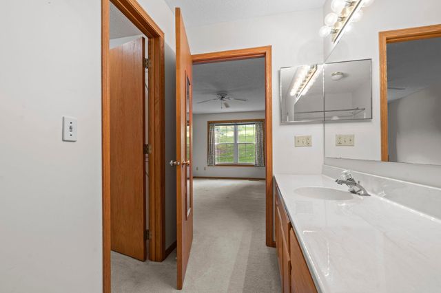 6939 Inverness Court 43, Inver Grove Heights, MN 55077