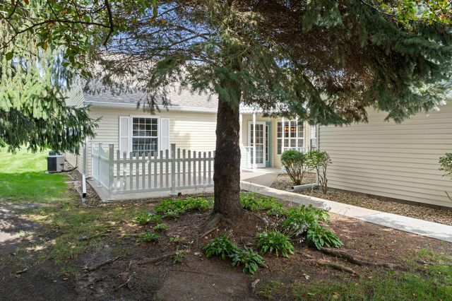 6939 Inverness Court 43, Inver Grove Heights, MN 55077