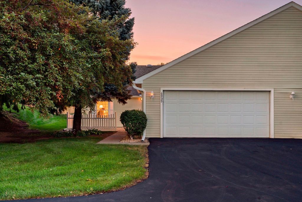6939 Inverness Court 43, Inver Grove Heights, MN 55077
