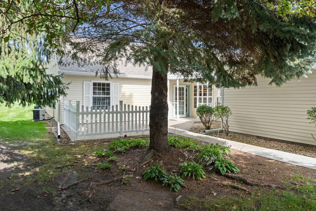 6939 Inverness Court 43, Inver Grove Heights, MN 55077 — photo 5