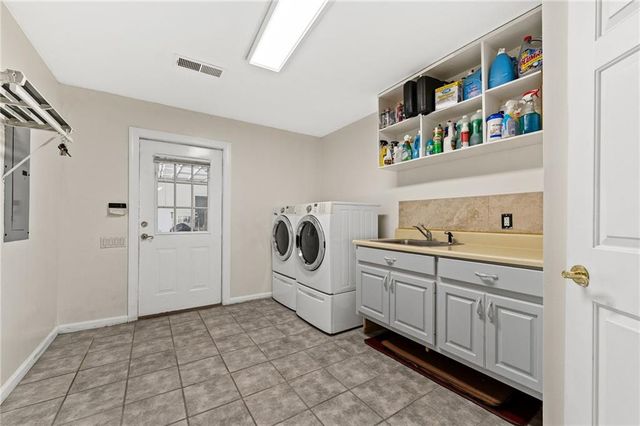 5555 Stone Trace, Gainesville, GA 30504