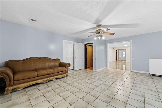 5555 Stone Trace, Gainesville, GA 30504