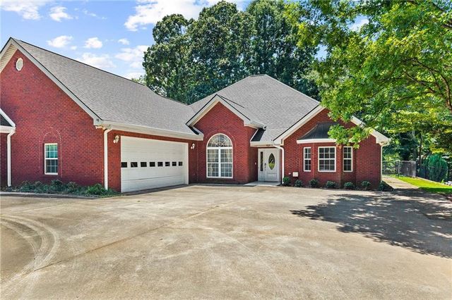 5555 Stone Trace, Gainesville, GA 30504