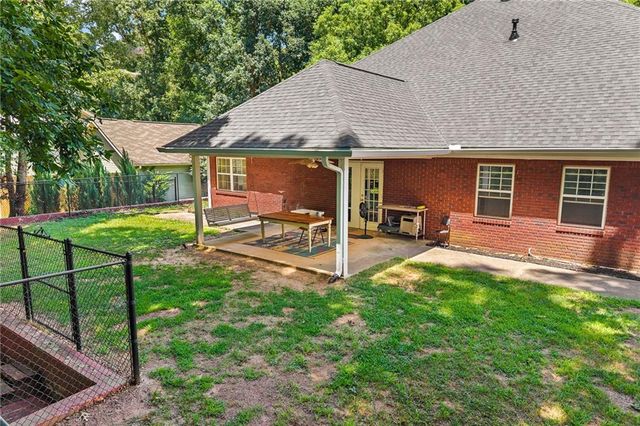 5555 Stone Trace, Gainesville, GA 30504