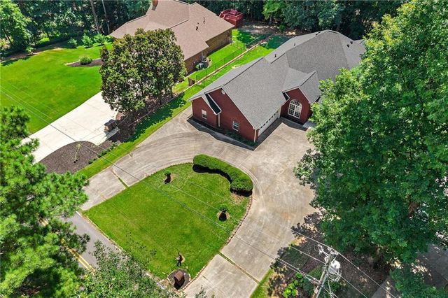 5555 Stone Trace, Gainesville, GA 30504