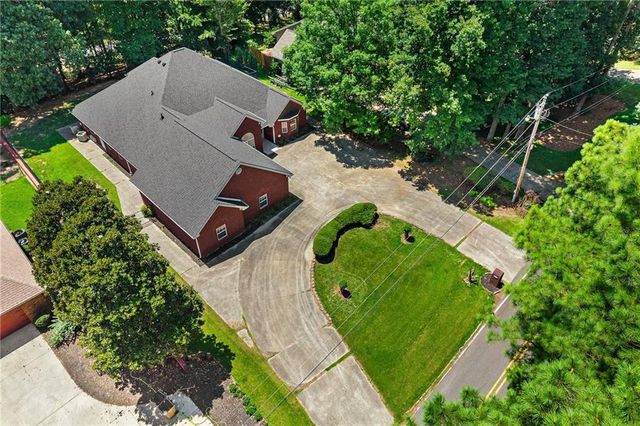 5555 Stone Trace, Gainesville, GA 30504