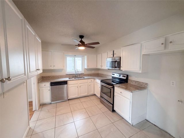 4610 DEVON AVENUE, Lakeland, FL 33813