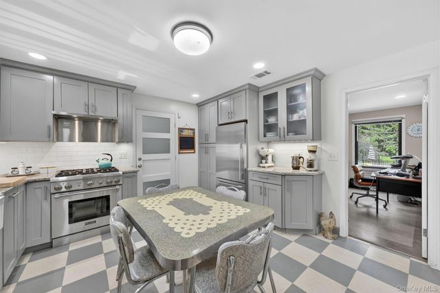 356 Smith Road, Hyde Park, NY 12538