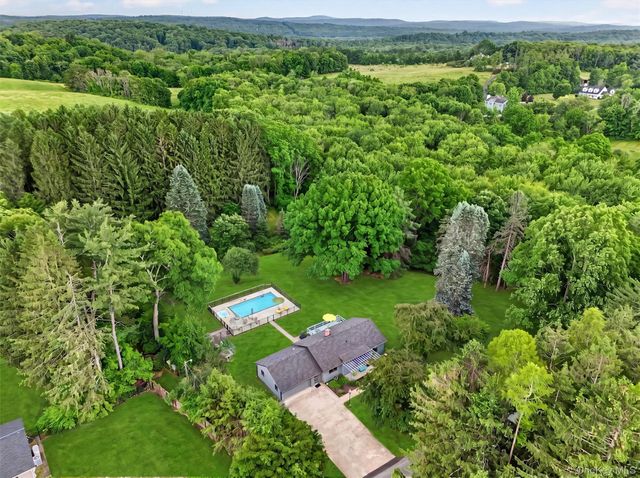 356 Smith Road, Hyde Park, NY 12538