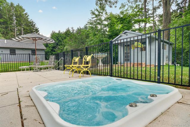 356 Smith Road, Hyde Park, NY 12538