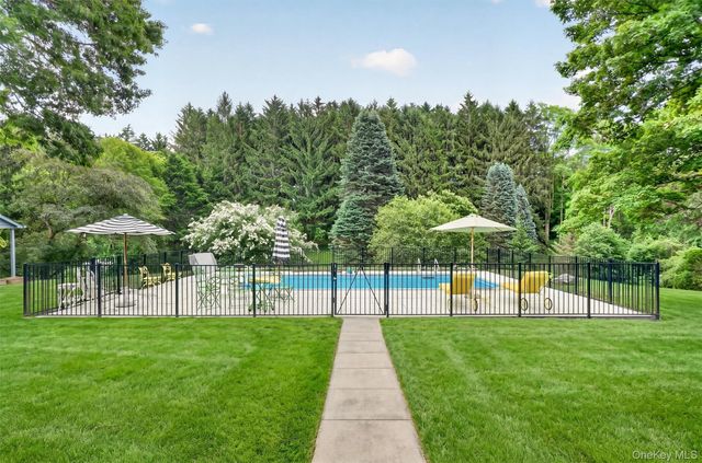 356 Smith Road, Hyde Park, NY 12538