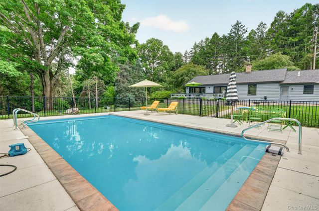 356 Smith Road, Hyde Park, NY 12538
