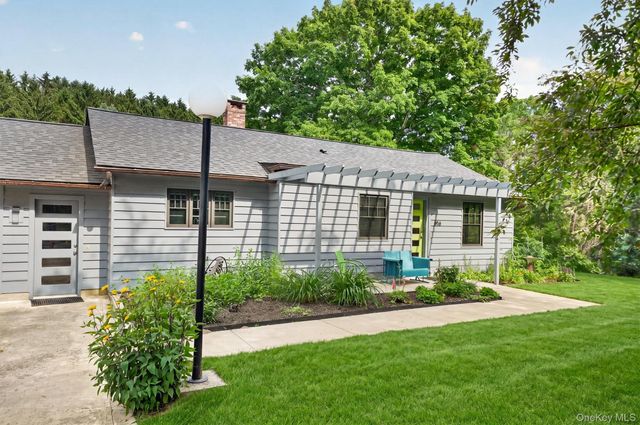 356 Smith Road, Hyde Park, NY 12538