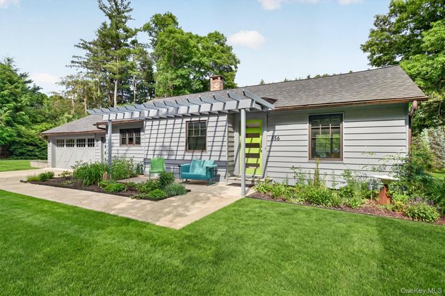 356 Smith Road, Hyde Park, NY 12538