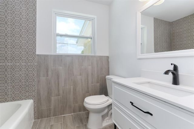 436 Gull Court, North Palm Beach, FL 33408