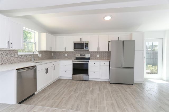 436 Gull Court, North Palm Beach, FL 33408