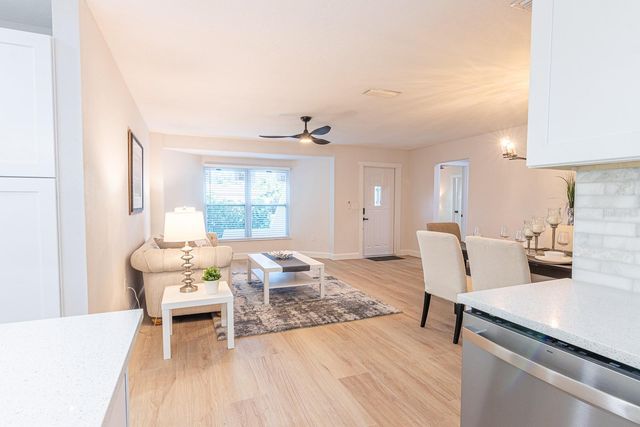 1115 SOUTHERN PINE LANE, Sarasota, FL 34243