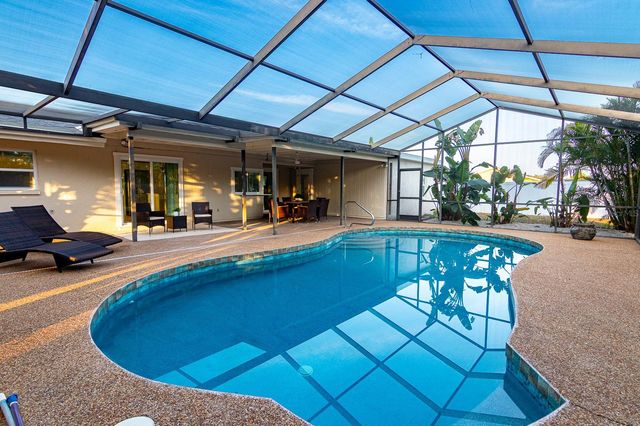 1115 SOUTHERN PINE LANE, Sarasota, FL 34243