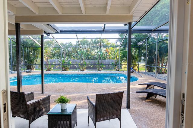 1115 SOUTHERN PINE LANE, Sarasota, FL 34243