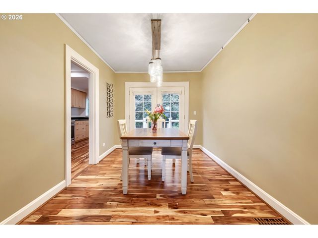 3325 Ne SISKIYOU St, Portland, OR 97212