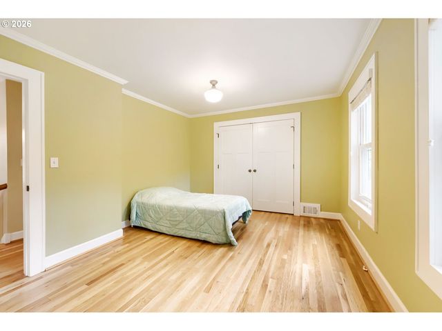 3325 Ne SISKIYOU St, Portland, OR 97212
