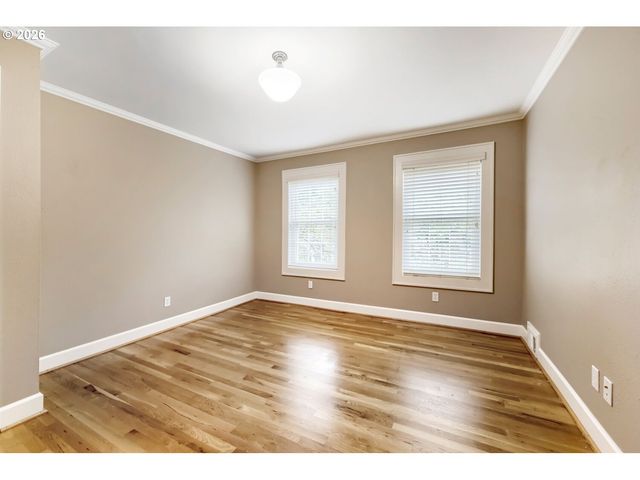 3325 Ne SISKIYOU St, Portland, OR 97212