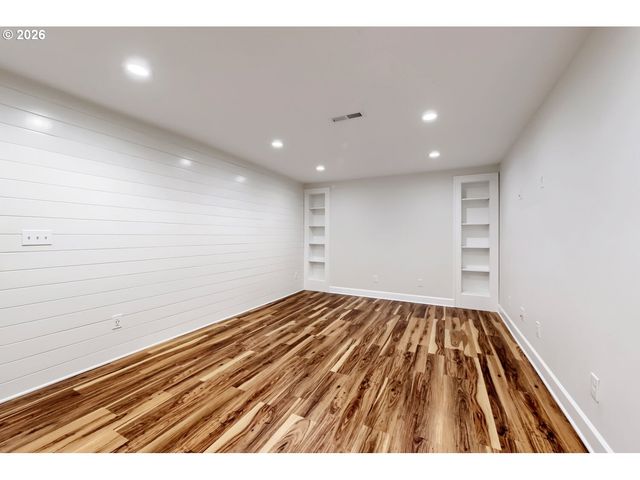 3325 Ne SISKIYOU St, Portland, OR 97212