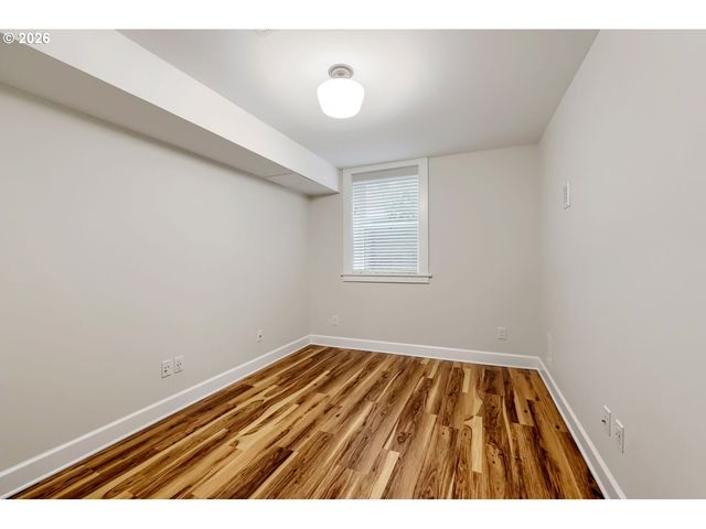 3325 Ne SISKIYOU St, Portland, OR 97212