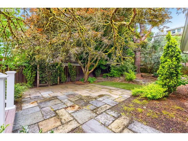 3325 Ne SISKIYOU St, Portland, OR 97212