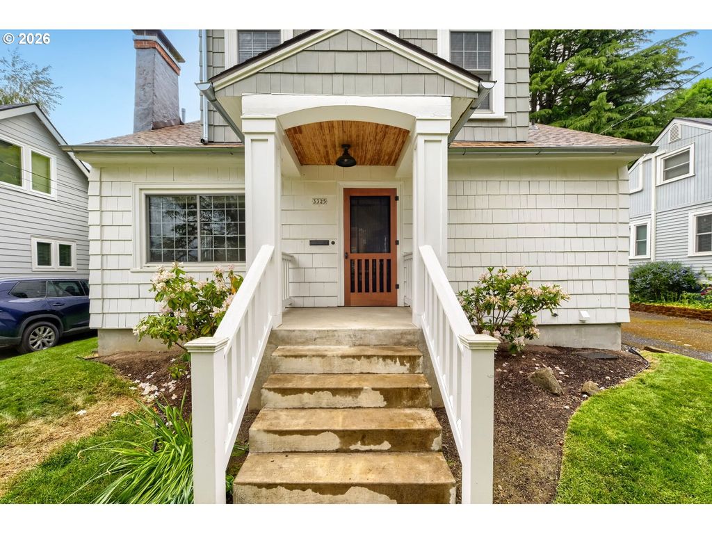 3325 Ne SISKIYOU St, Portland, OR 97212