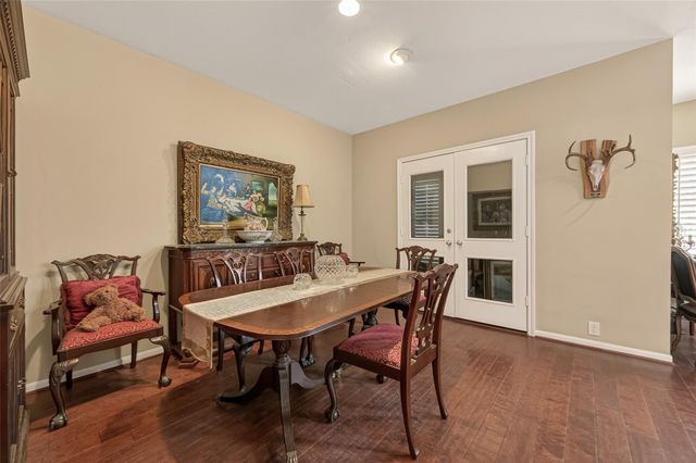 262 Sugarberry Circle, Houston, TX 77024