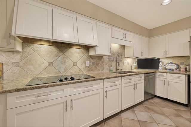 262 Sugarberry Circle, Houston, TX 77024