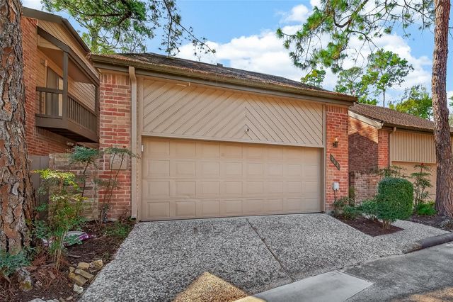 262 Sugarberry Circle, Houston, TX 77024