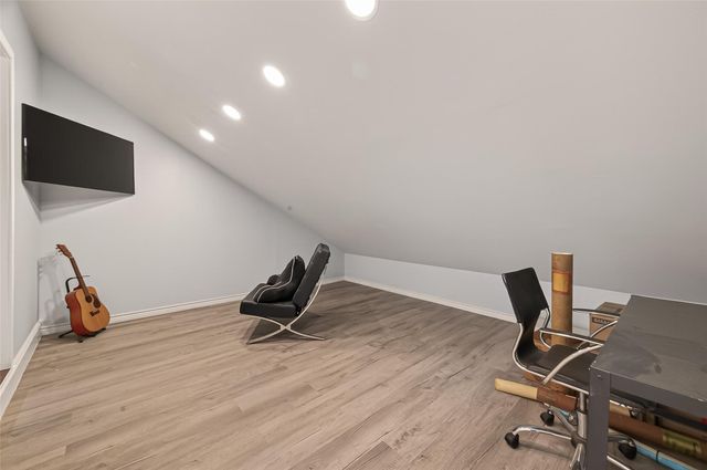 262 Sugarberry Circle, Houston, TX 77024