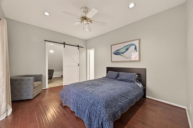 262 Sugarberry Circle, Houston, TX 77024