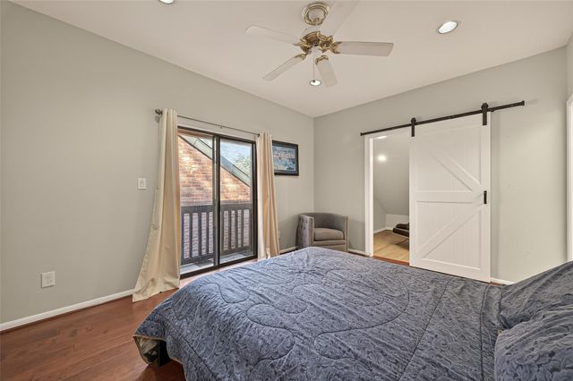 262 Sugarberry Circle, Houston, TX 77024