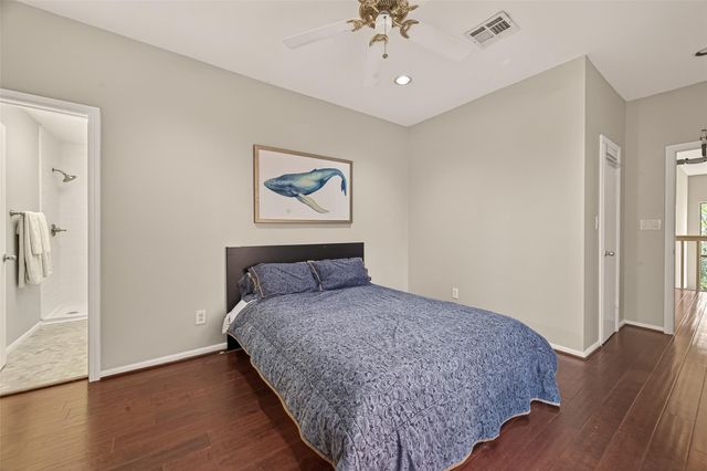 262 Sugarberry Circle, Houston, TX 77024