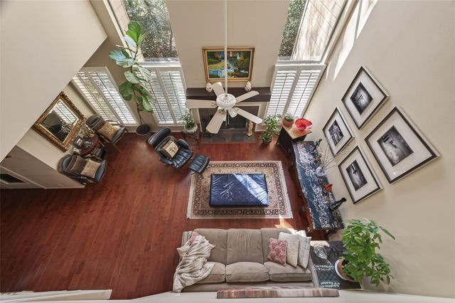 262 Sugarberry Circle, Houston, TX 77024