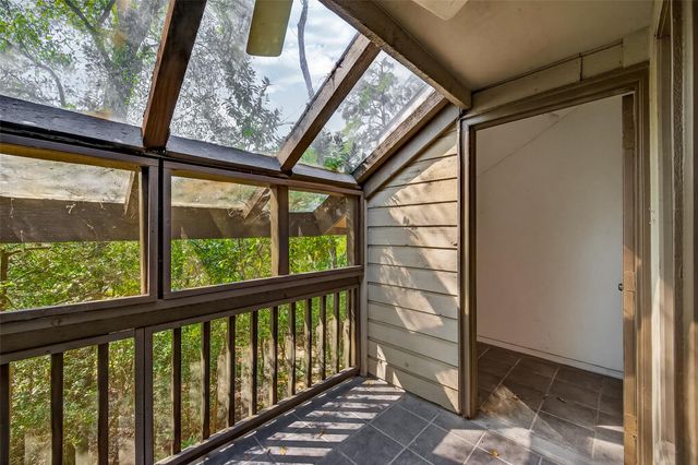 262 Sugarberry Circle, Houston, TX 77024