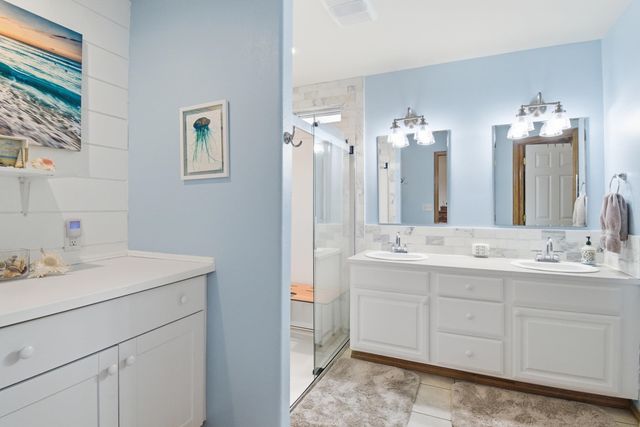 801 E Huron Dr, Spokane, WA 99208