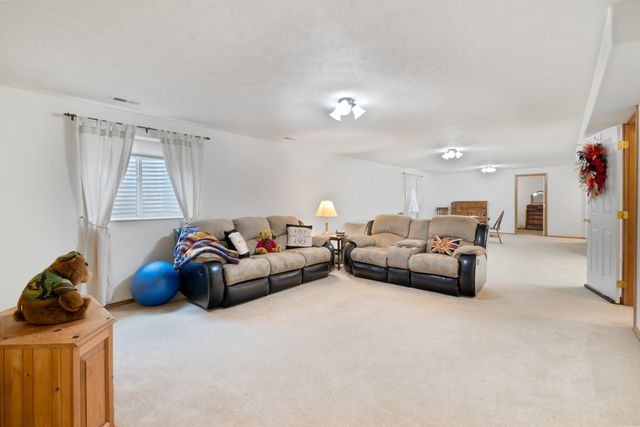 801 E Huron Dr, Spokane, WA 99208