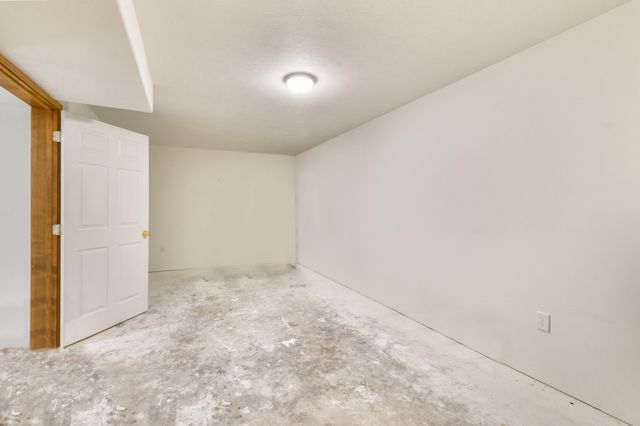 801 E Huron Dr, Spokane, WA 99208