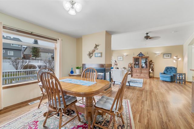 801 E Huron Dr, Spokane, WA 99208