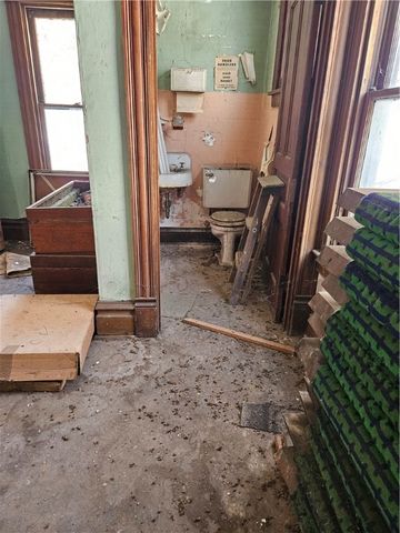 937 Larimer, Wilkins Twp, PA 15145