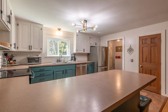 560 New Ireland Road, Manchester, VT 05255