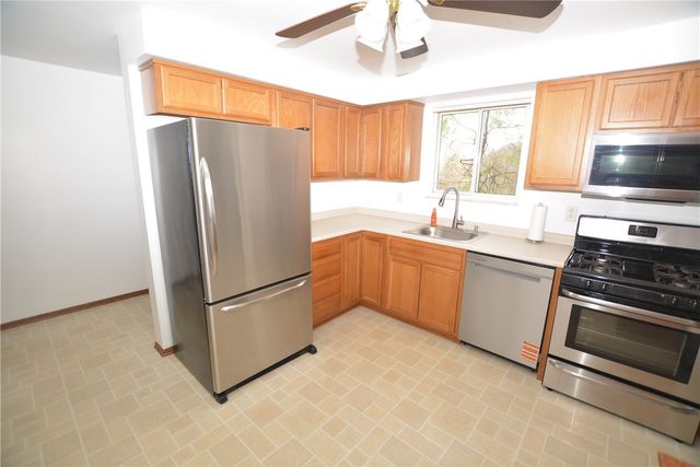 229 Springwood Drive, Penn Hills, PA 15147
